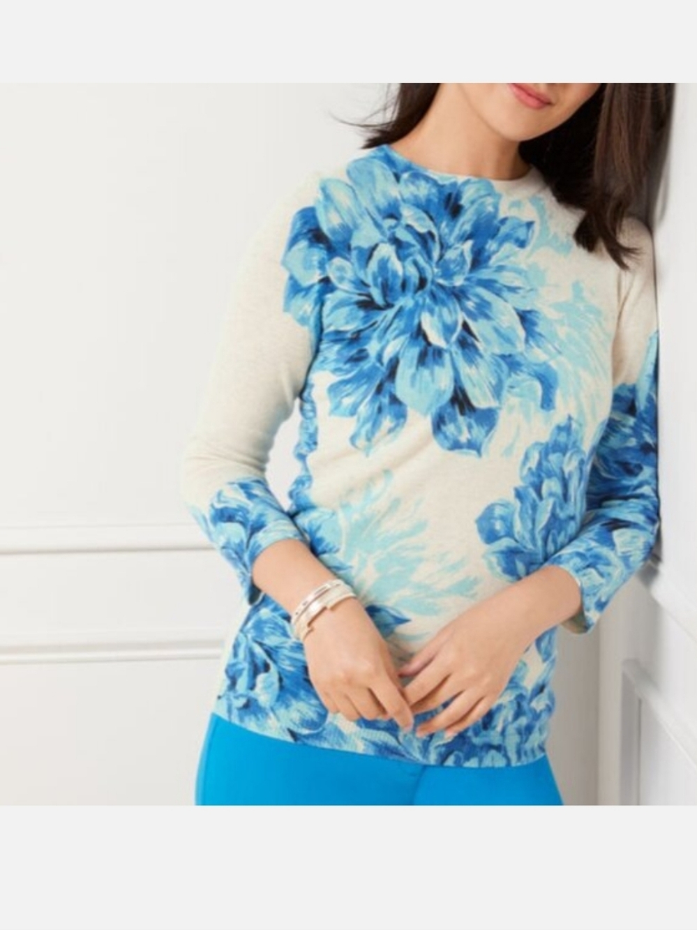 Talbots Audrey Gray Cashmere Floral Blue Peonies Preppy Sweater Size Small - Picture 3 of 7